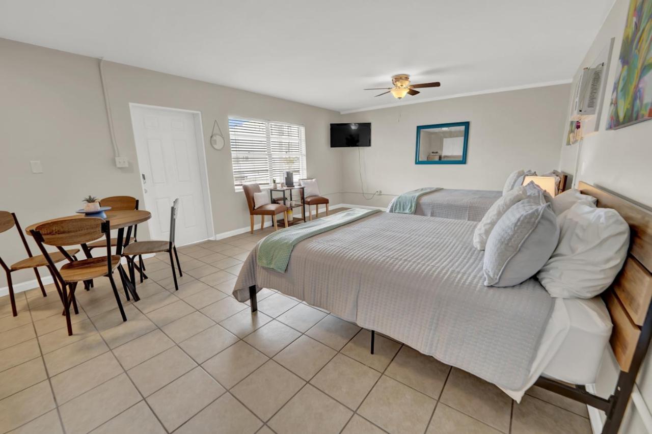 Sea Foam Suites Lower Grand Lagoon Exterior foto